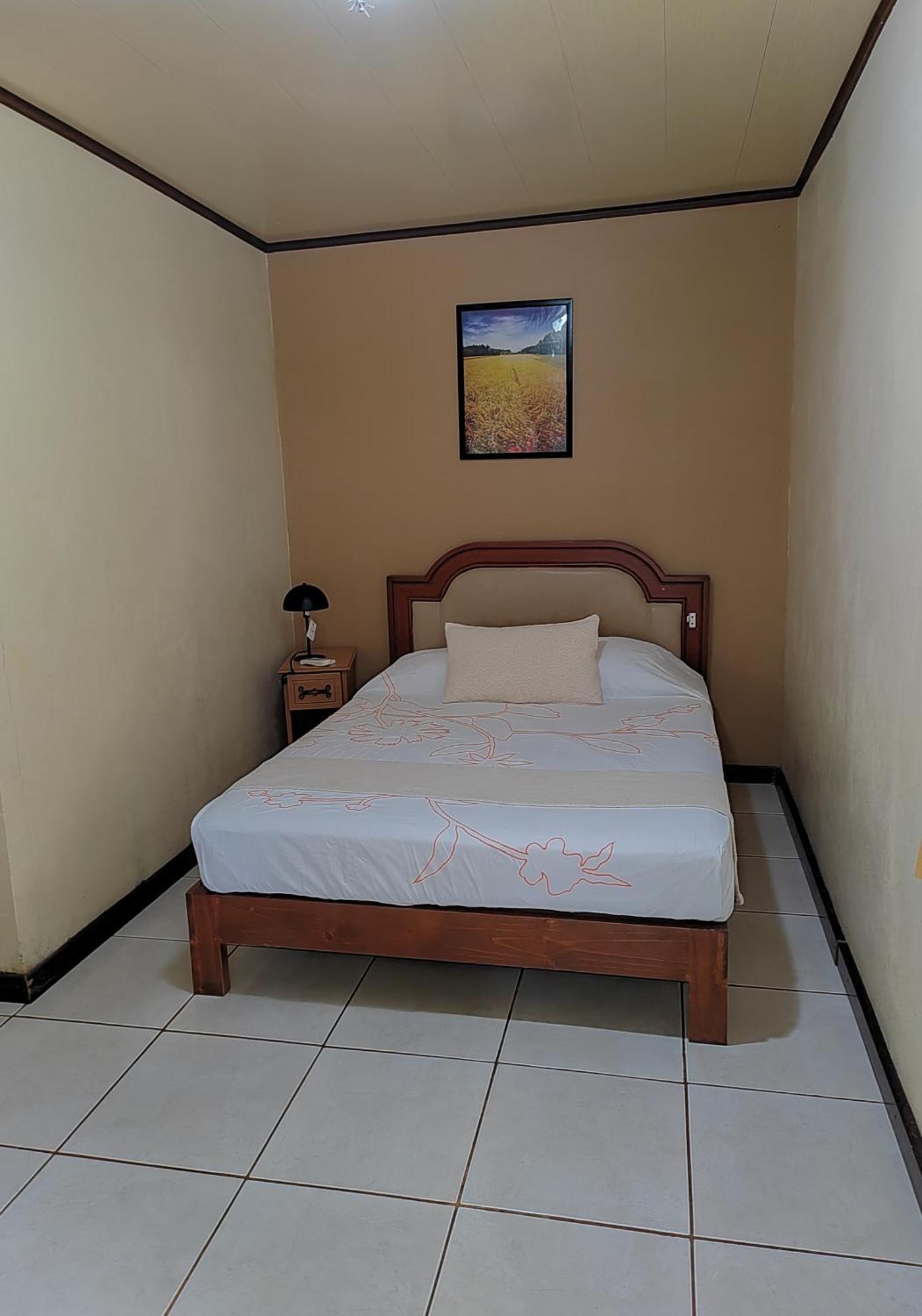 Hotel Del Bosque Rio Cuarto Экстерьер фото