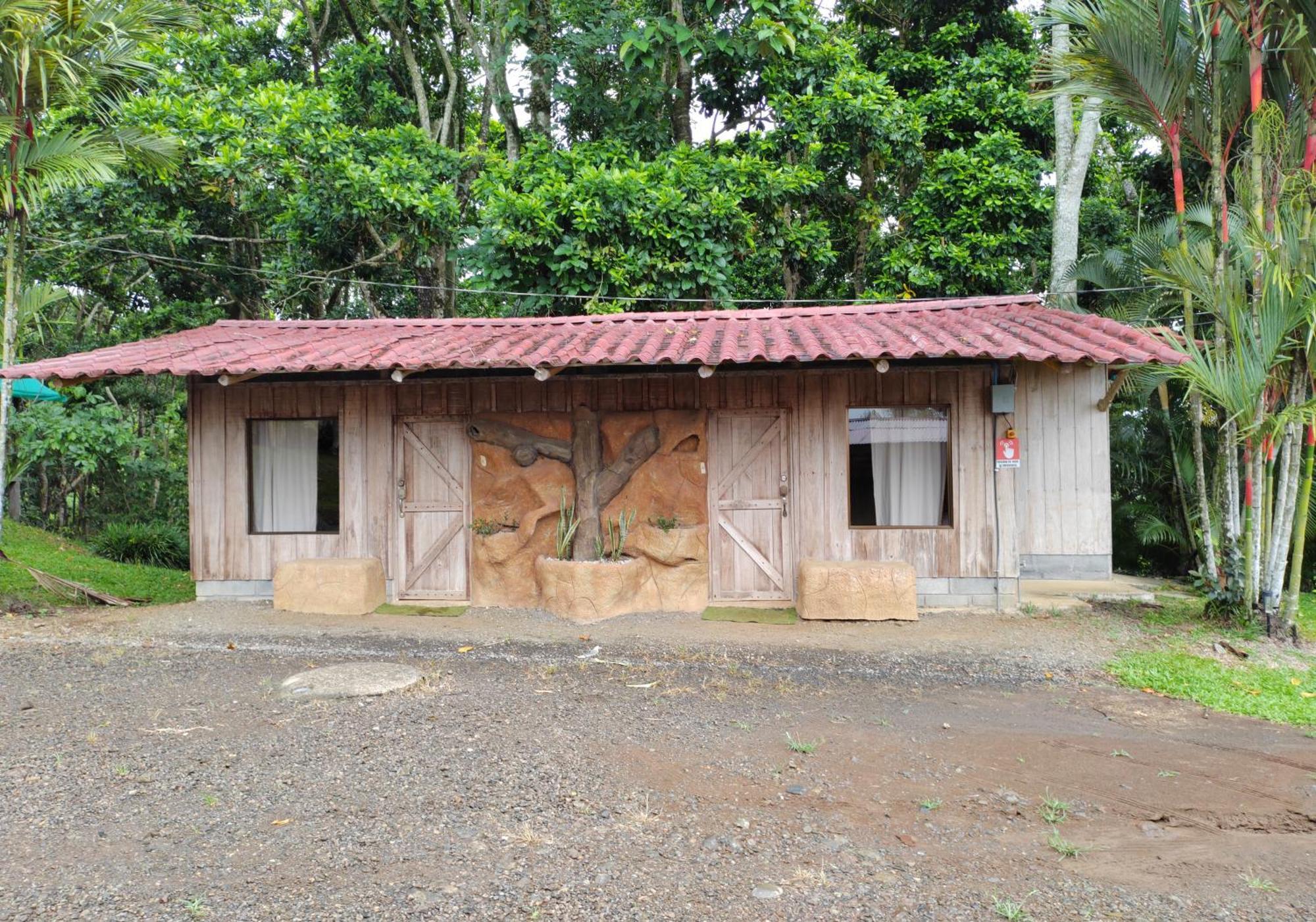 Hotel Del Bosque Rio Cuarto Экстерьер фото